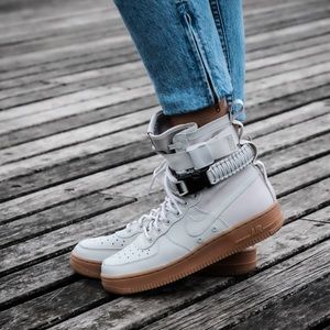 Nike SF Air Force One Light Bone